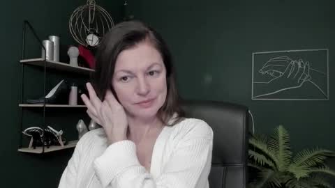 Vivian online show from February 3, 8:29 am