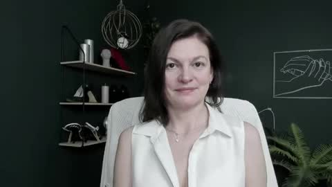 Vivian online show from April 17, 7:00 am