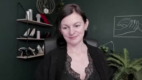 Vivian online show from March 7, 7:19 am