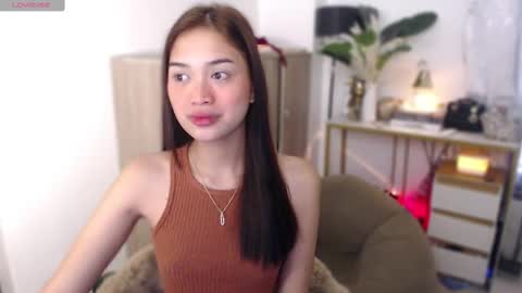 Snapshot of vivian_roberts chatting on October 12, 12:47 am Vivian online show from October 12, 12:47 am