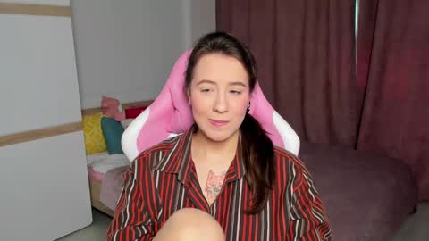 Vivian online show from March 7, 8:23 am