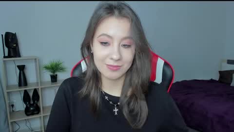 Vivian online show from February 20, 1:40 pm