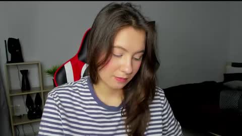 Vivian online show from February 21, 2:59 pm