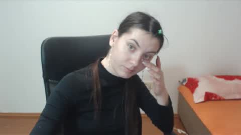 Vivian Gray online show from December 8, 5:11 pm