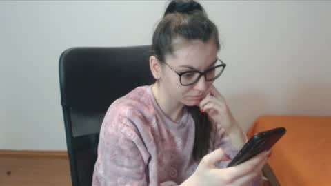 Vivian Gray online show from February 4, 4:29 pm