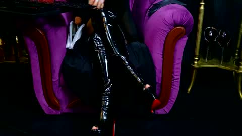 Vivian Reeve online show from February 19, 1:06 pm