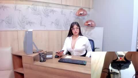 Vivian online show from November 11, 12:18 pm