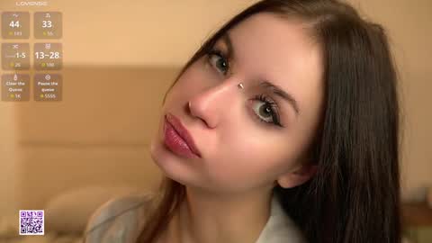 Nelly and Mari online show from November 3, 7:42 am