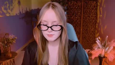 Vivien online show from September 24, 3:08 pm