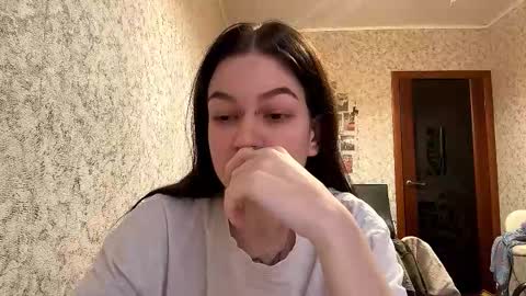 Snapshot of viviennebuiles chatting on October 24, 1:56 pm Alexa online show from October 24, 1:56 pm