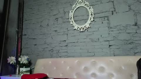 Snapshot of vixvixenn chatting on October 10, 5:46 am ANA online show from October 10, 5:46 am
