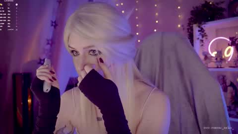 Snapshot of vronnier chatting on September 21, 5:39 pm vronnier online show from September 21, 5:39 pm