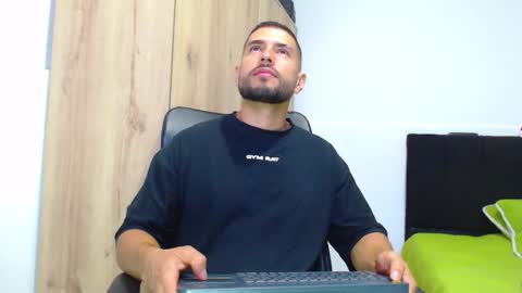 WALTER BROWN  online show from December 2, 1:42 pm