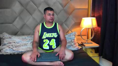 Wanda and Ember online show from March 7, 2:36 am