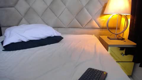 Wanda and Ember online show from October 11, 3:11 am