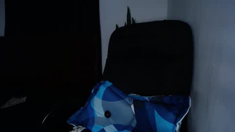 Wanda and Ember online show from February 16, 2:20 am