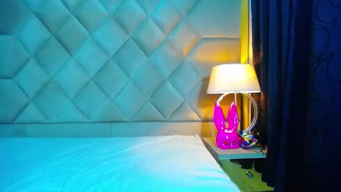 Wanda and Ember online show from October 25, 2:23 am