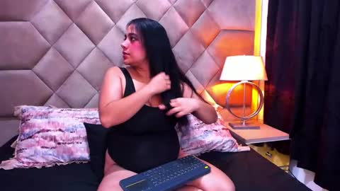 Wanda and Ember online show from March 4, 1:23 am