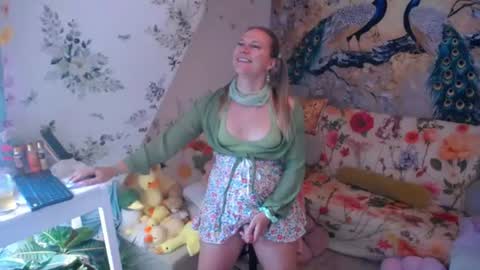 Emilia inst  online show from July 28, 11:17 am