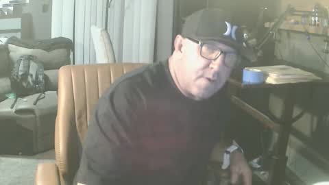 inittogetitin online show from December 17, 8:43 am