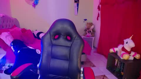 EMILY online show from January 22, 7:46 am