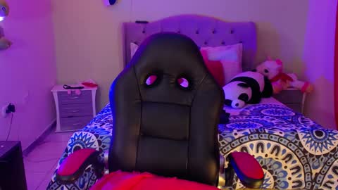 EMILY online show from January 7, 10:01 am