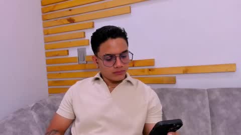 Jhonny Dick  his neighbors. online show from October 6, 1:18 pm