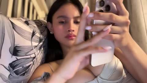 Maggie online show from December 2, 3:32 pm