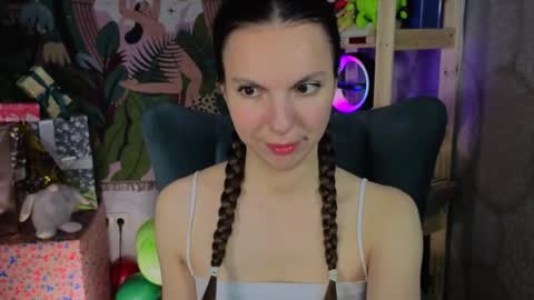 wednesday_evans online show from December 18, 5:47 am