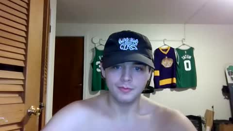 weenskir online show from April 16, 9:39 pm