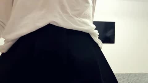 Kiki online show from April 8, 7:17 pm