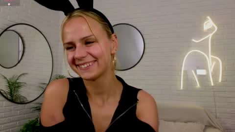 Im Wendy online show from April 4, 9:33 pm