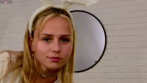 Im Wendy online show from April 3, 9:22 pm