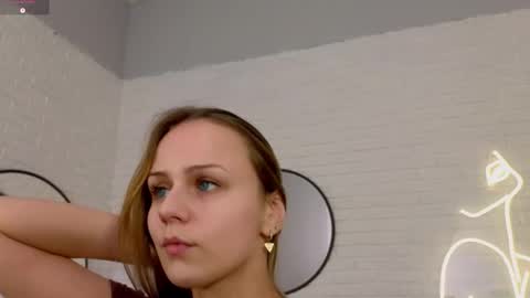 Im Wendy online show from February 5, 9:51 pm