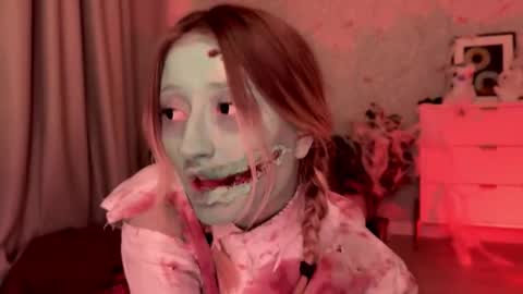 Daisy    online show from October 31, 3:45 pm