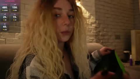 WeShowSex online show from March 7, 5:35 pm