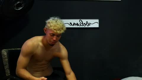 wesley_77 online show from May 22, 7:20 pm