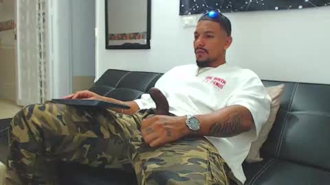 Wesley Rogger online show from November 2, 10:54 pm