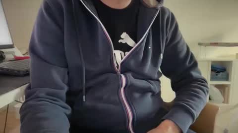 wet_adidasboy online show from November 4, 7:32 am