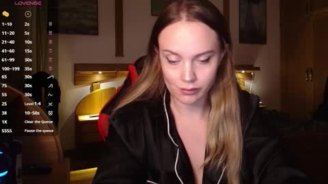 Lana online show from December 5, 10:18 pm