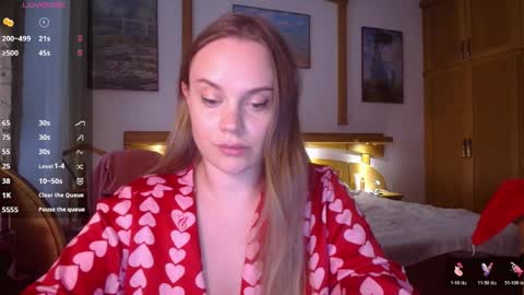 Lana online show from April 28, 4:00 pm