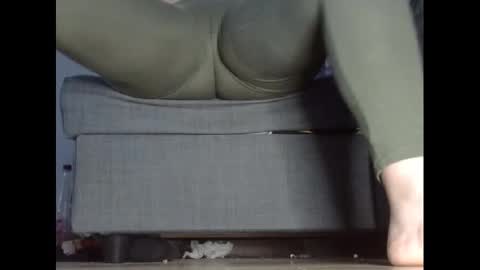 wet_pants2022 online show from February 25, 6:25 am