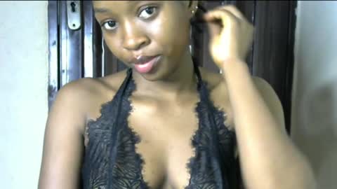 Bella online show from April 8, 7:39 pm