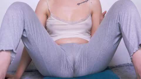 Beatrice Moan from LovenseWet from Tip MenuOpen for Private online show from April 24, 5:31 am