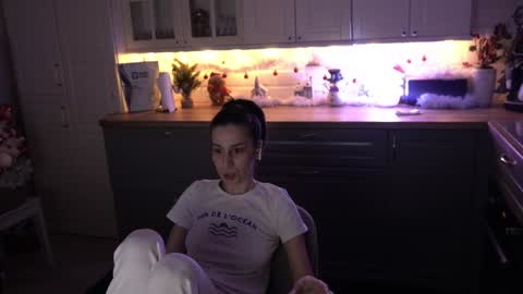 Snapshot of whats_her_name chatting on January 5, 5:20 pm Victoria Maria online show from January 5, 5:20 pm