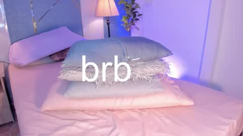 Sara  online show from December 5, 8:28 pm