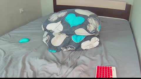 whitebars22 online show from May 17, 10:46 am