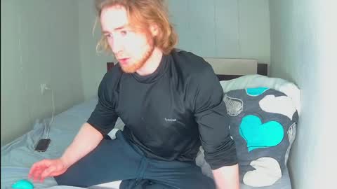 whitebars22 online show from April 8, 8:39 am