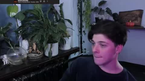 Gus online show from November 10, 8:55 pm