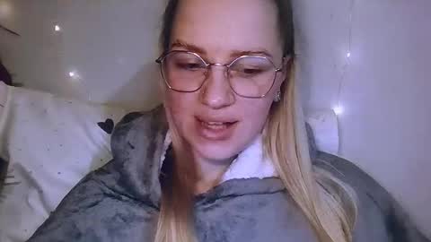 whitehex666 online show from January 5, 5:38 pm